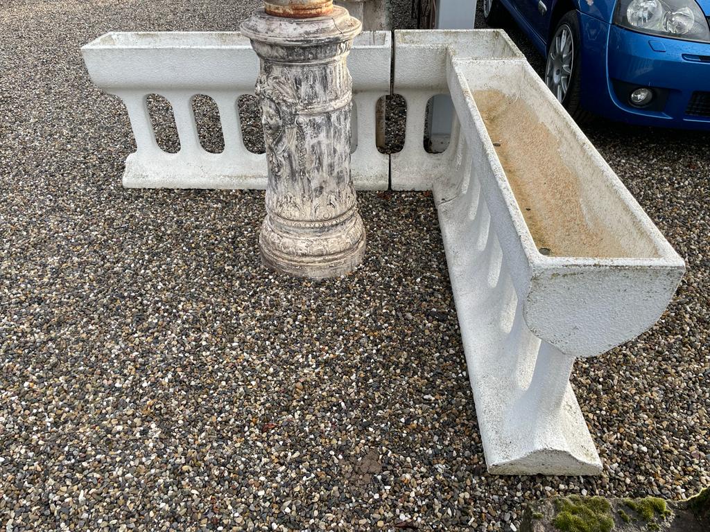 Balustrade avec jardinières