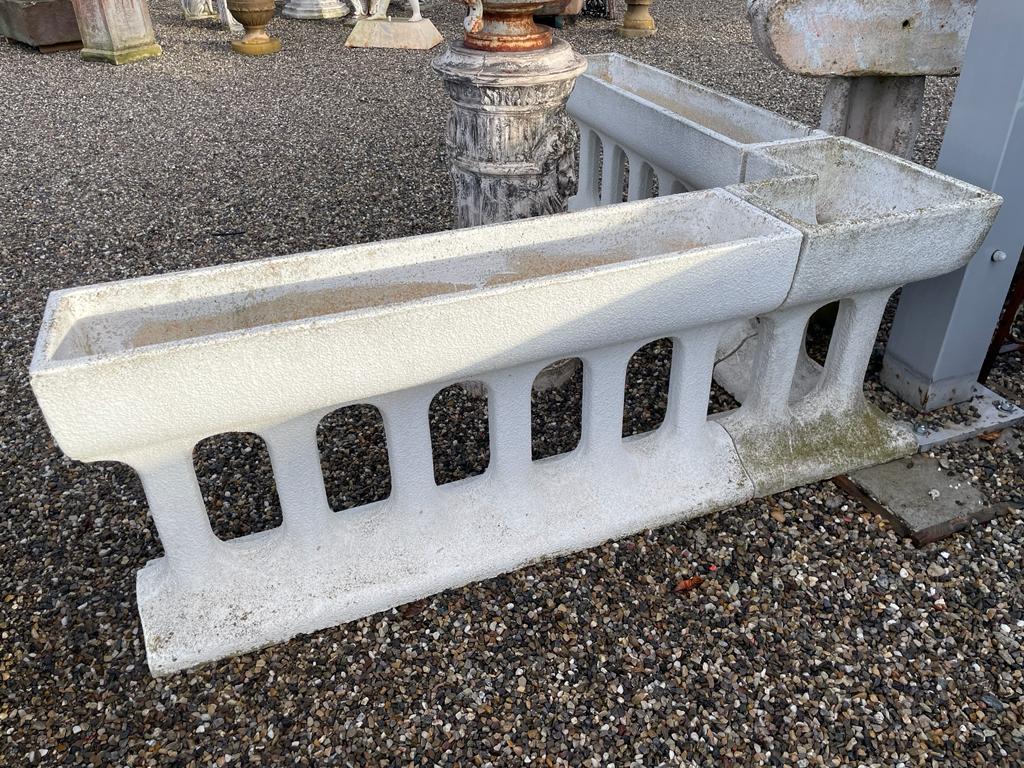 Balustrade avec jardinières
